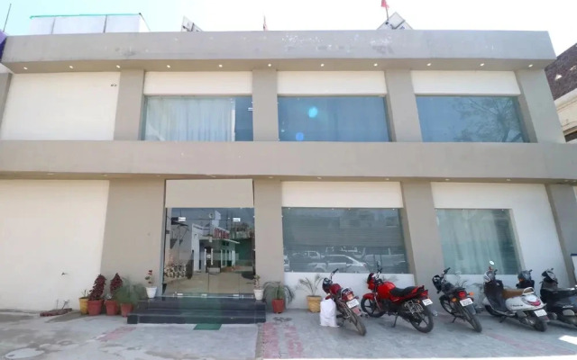 Samrat Regency By OYO Rooms