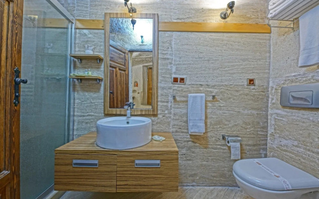 La Casa Cave