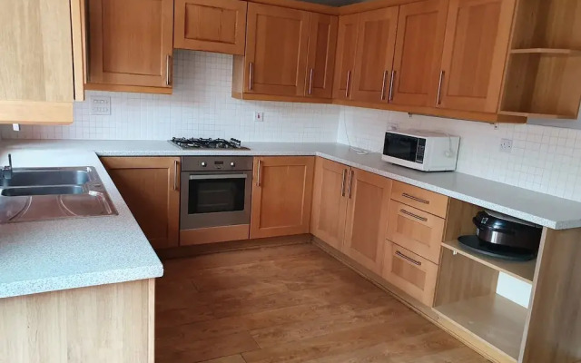 9 Cobb Close Holiday House