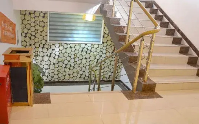 Q+ Dove Flower Hotel (Emei Mountain Baoguo Temple)