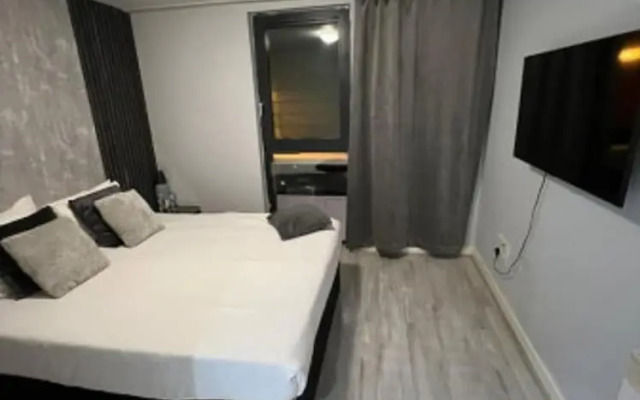 Luxury 9ine Lux Cosy 2 Bedroom Apartment