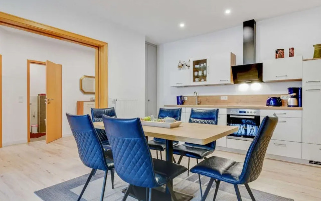 Spacious Apartment With Private Terrace