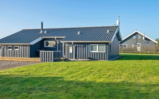 6 Person Holiday Home in Tarm