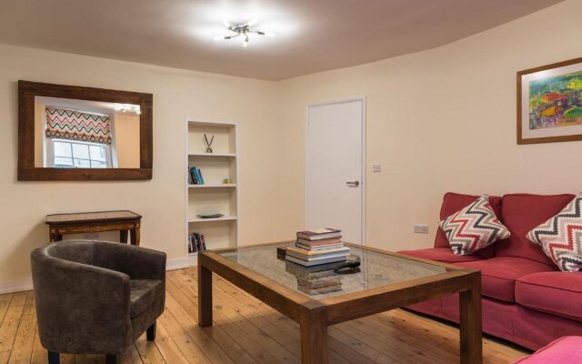 Luxury 3 Bed flat in the centre of Woodstock