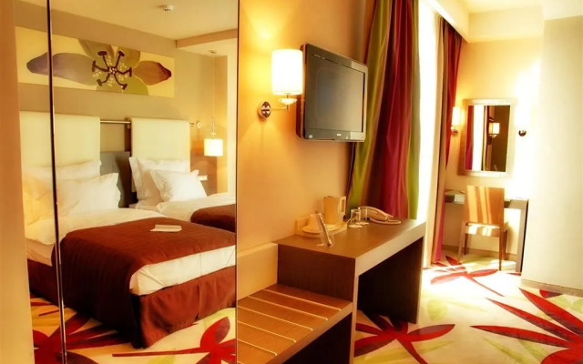 Golden Tulip Ana Dome