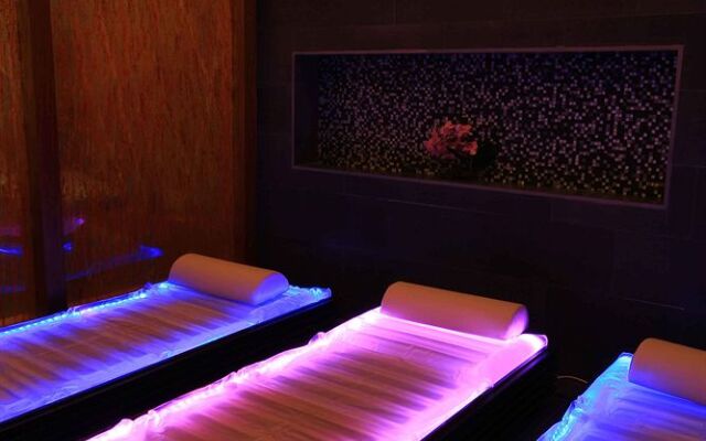 Sky Tower Deluxe Hotel