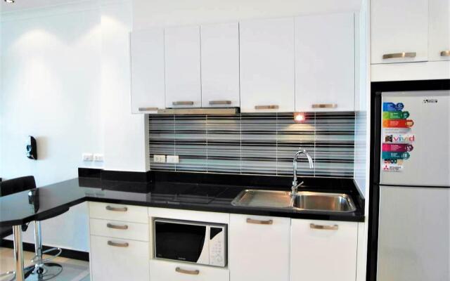 View Talay 8 Large Studio Apartment With sea View Pattaya