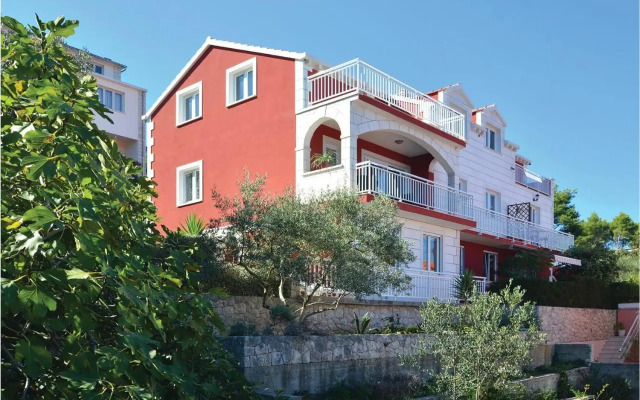 Two-Bedroom Apartment in Prigradica