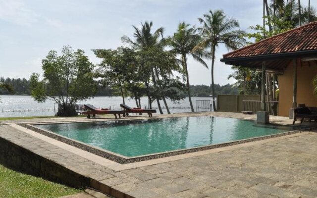 Bolgoda Lake Villa
