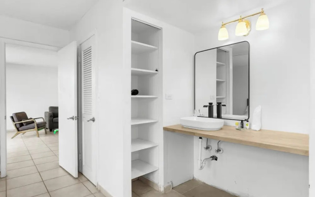 Bay Harbor Sunset Apt 3A