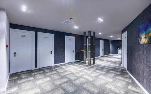 Parallel Hotel