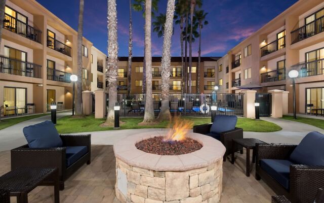 Courtyard by Marriott Huntington Beach Fountain Valley