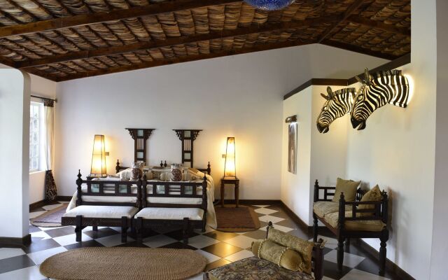 Hatari Lodge