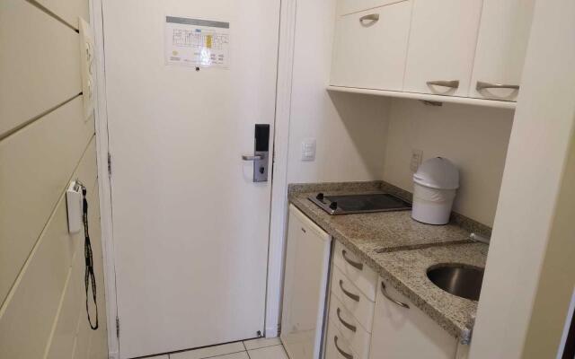 Studio vista mar pé na areia no Santinho STO2208