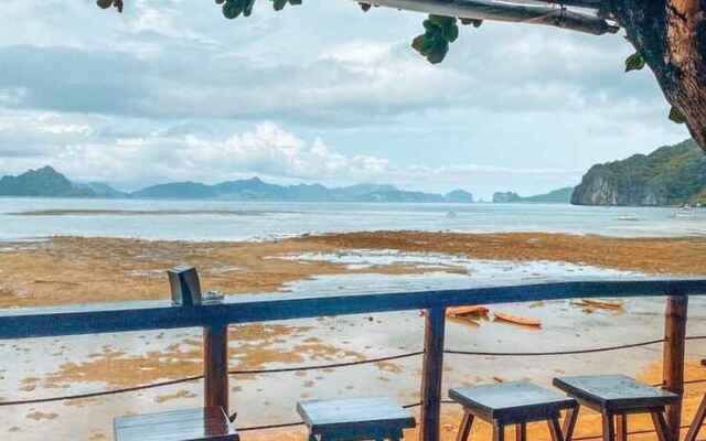 Outpost Hostel - Coron - Adults Only