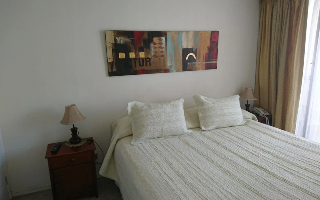 At Home Roger de Flor