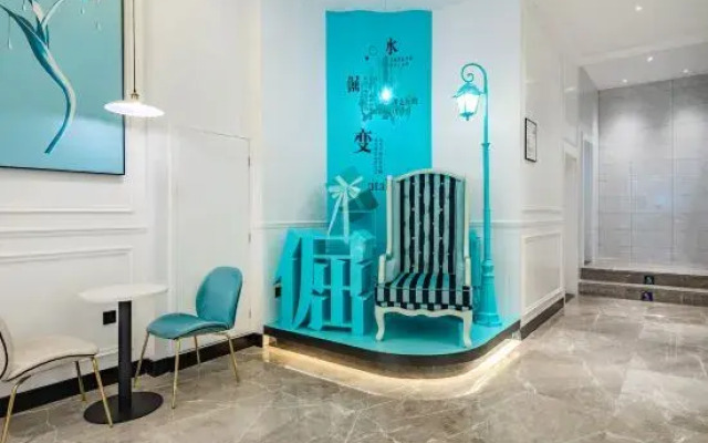 Xana Hotelle (Wuzhou Teng County Weilin City Plaza)