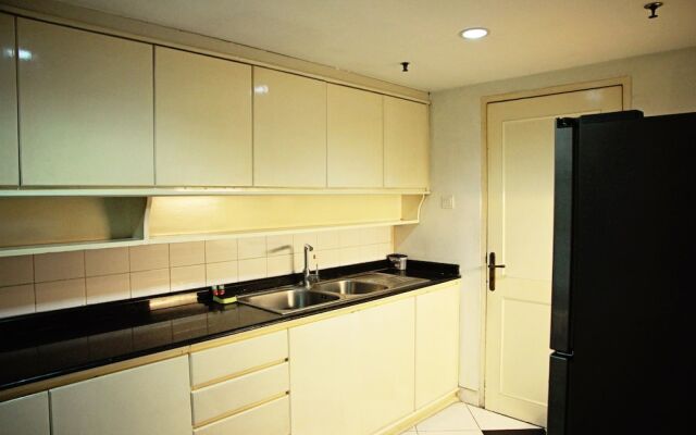 Classic Brawijaya Apartment with Pool View