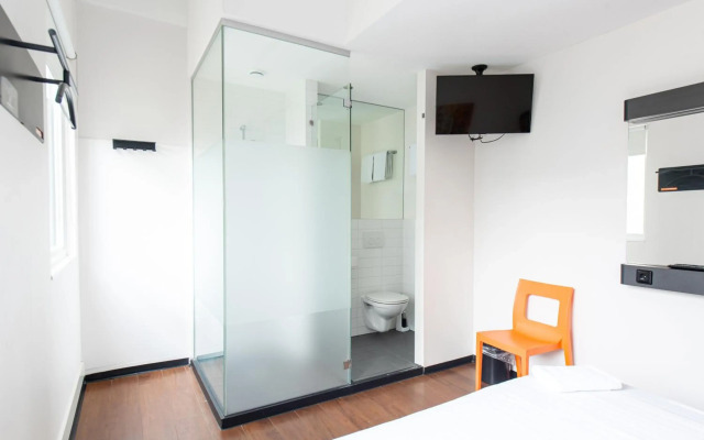 easyHotel Amsterdam City Centre South