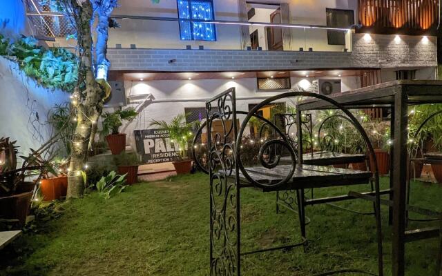Hotel Palm residency