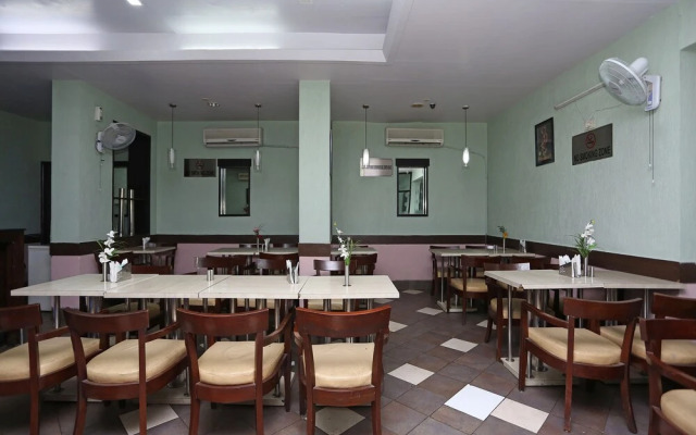 OYO 645 Hotel Tourist Deluxe