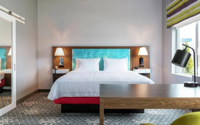 Hampton Inn & Suites Marshfield