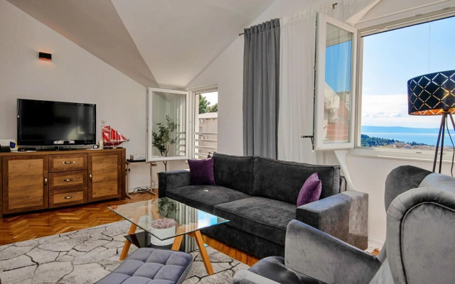 Beautiful Apartment in Makarska With Wifi and 2 Bedrooms