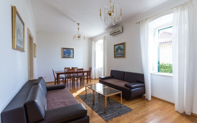 Hedera Estate, Hedera A27