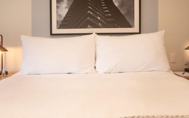 w Spotless 2BR With Balcony in Miraflores