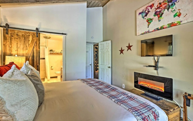 Stunning Mountain-top Getaway w/ Multi-level Decks