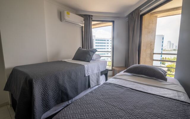 Penthouse con Piscina Privada El Laguito