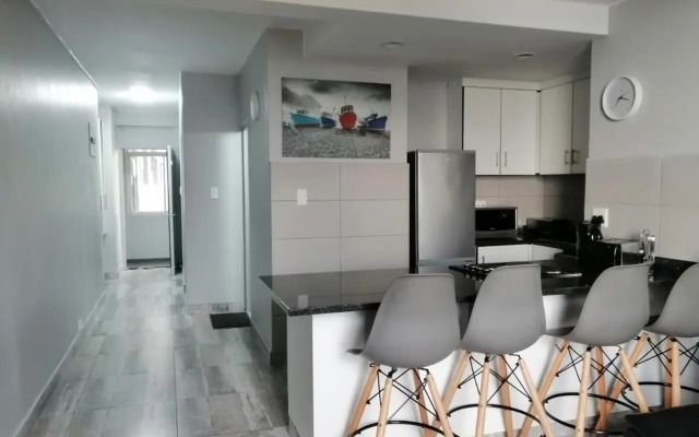 DURBAN BEACHFRONT - Tenbury 903