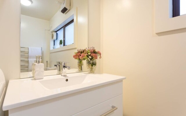 Private & Charming Panorama Retreat