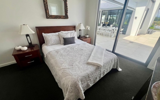 The Whitianga Waterways Boathouse – Guest Rooms – Whitianga