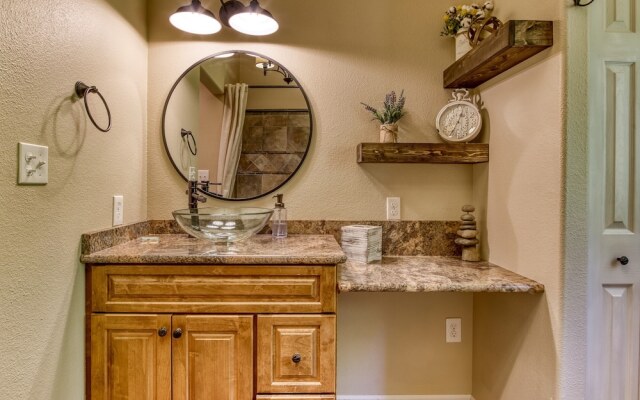 Deer & Doe by HoneyBearCabins