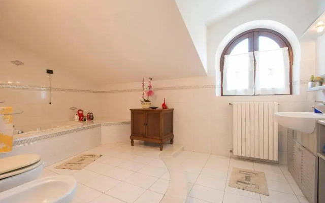 ALTIDO Villa for 4 with Garden close to Pisa