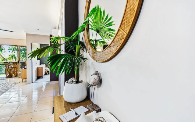 Coral Luxe Resort - 9 Pools Gym BBQ – Lobby – Cairns
