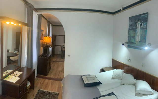 NB Hotel