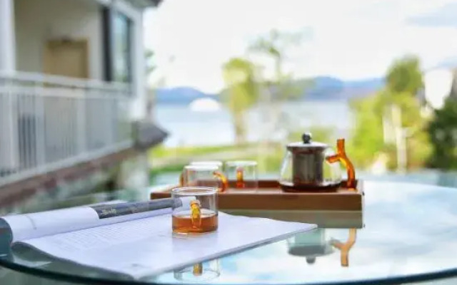 Donglibanhaiju Hotel