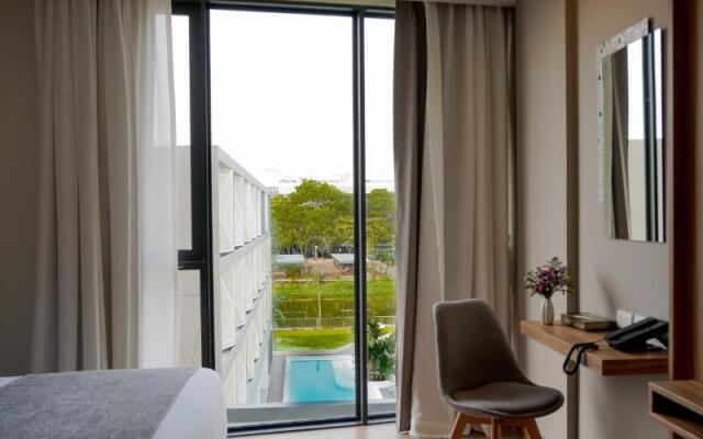 Canalis Suvarnabhumi Airport Hotel