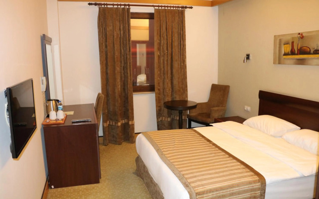 Hotel Lazlakar