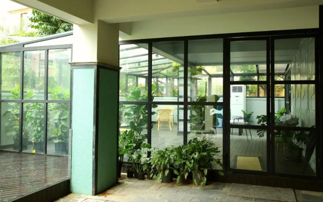 OYO 12459 SilverKey Gachibowli