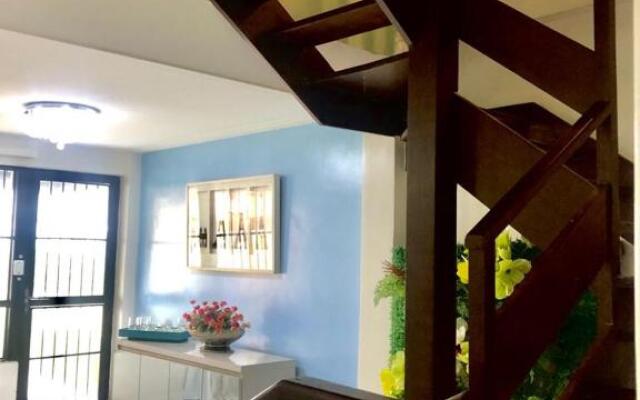 Linda casa frente mar pé na areia praia Flamengo