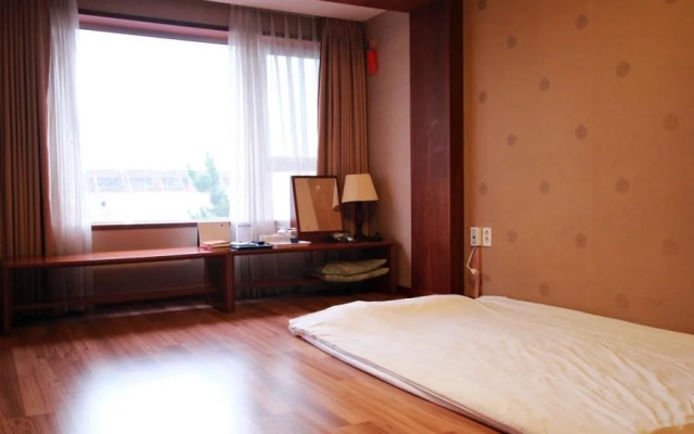 Gyeongpo Emerald Beach Hotel