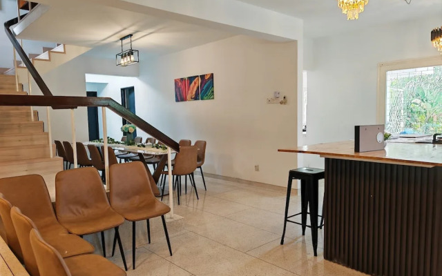 Taman Duta KL Deluxe Villa by uBook