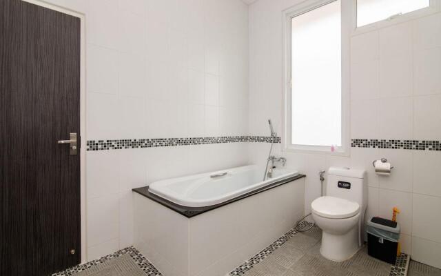 Hua Hin Pool Villa with 4 Bedrooms L50