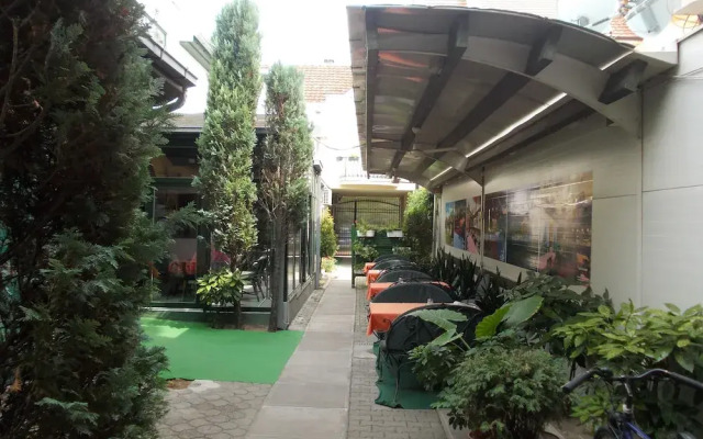 B&B Passage