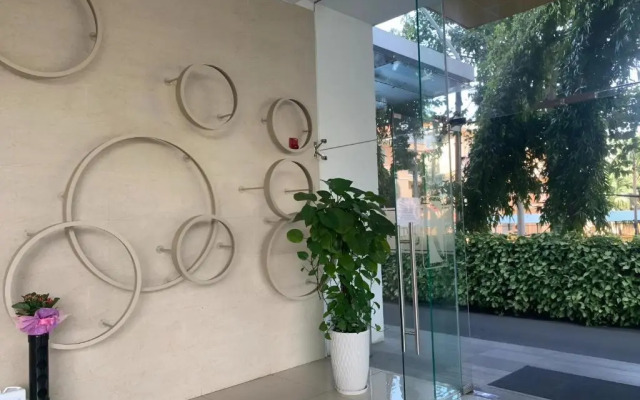 Republic Apartments Saigon Airport