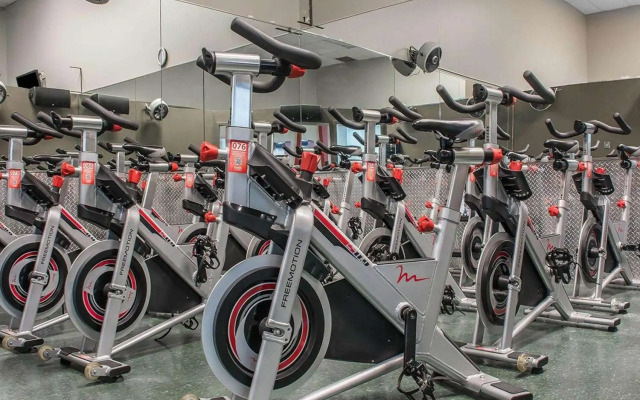 Quality Hotel & Suites