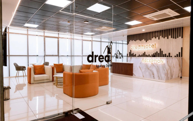 Dreamotel Luxury Suites and Rooms